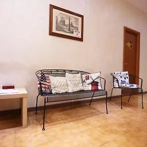 Hotel Tokyo, Roma
